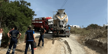 Bodrum’da talihsiz ölüm…Kamyon ile beton mikseri arasında sıkışan sürücü yaşamını yitirdi