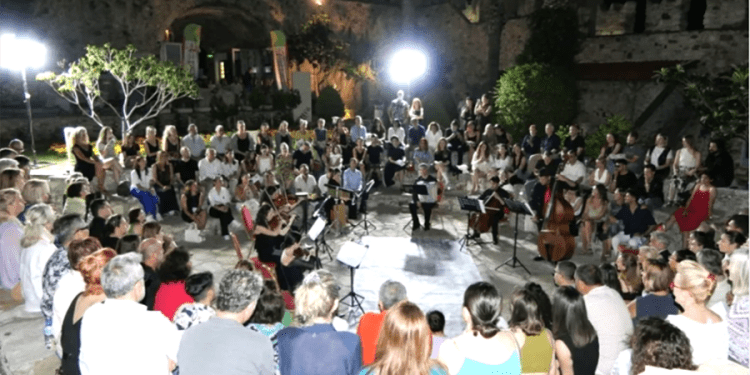 Tarihi kalede müzik ziyafeti