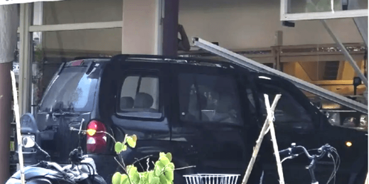 Cip Türk turistlerinde bulunduğu pastaneye girdi 1 ölü