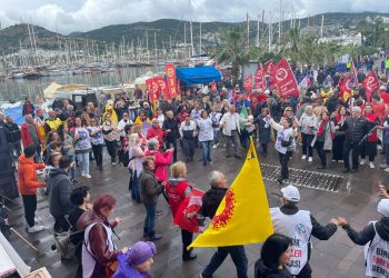 Bodrum’da yağmur altında 1 mayıs coşkusu yaşandı