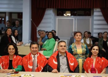 Aras çiftine kına sürprizi