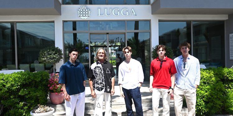 Ünlü mankenler fotoğraf çekimi için Lugga Oteli seçtiler