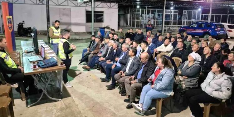 Mahalle sakinlerine ‘Siber Dolandırıcılık’ bilgilendirmesi