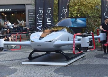 Türkiye’de bir ilk gerçekleşti! Uçan otomobil ilk sürüşünü başarıyla tamamladı