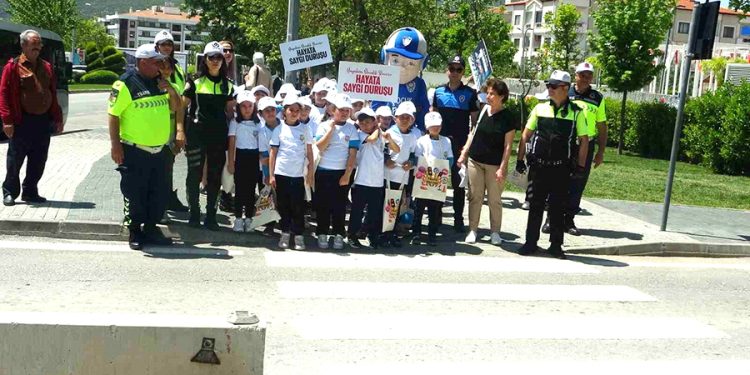 Trafik haftası kapsamında Menteşe’de farkındalık etkinliği düzenlendi