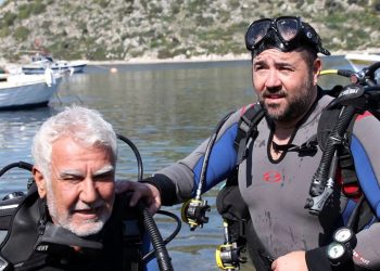 Aksona Mehmet, Ata Demirer ile Dalış Yaparak Süngercilikteki 60’ıncı Yılını Kutladı