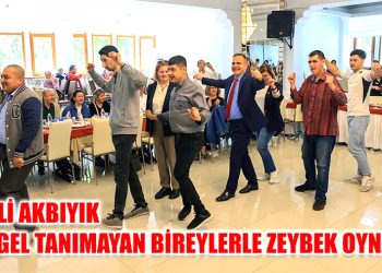 Vali Akbıyık engel tanımayan bireylerle Zeybek oynadı