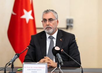 Bakan Işıkhan’dan ‘asgari ücrete ara zam’ ve ‘ev kadınlarına emeklilik’ açıklaması: İlk kez tarih verdi!