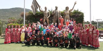 TED Bodrum Koleji’nde 19 Mayıs Coşkusu: Veliler Sahnedeydi