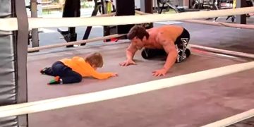 Kıvanç Tatlıtuğ ve oğlu Kurt Efe sosyal medyayı salladı