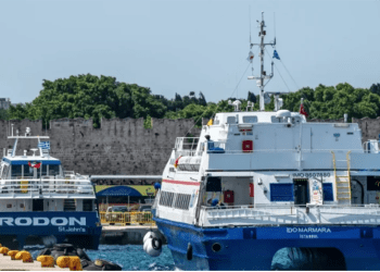 Fethiye Rodos seferini yapan Türk feribotuna Rodos’ta eksik evraktan sefer yasağı getirildi