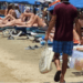 Bodrum’a turistlerle birlikte plaja daldılar, mısırcı, parfümcü, hanutcu