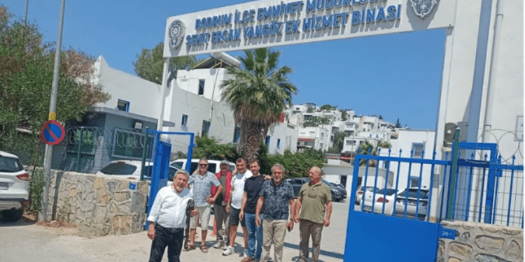 1 Mayıs kutlamasındaki pankartlar nedeniyle 3 kişi ifadeye çağrıldı