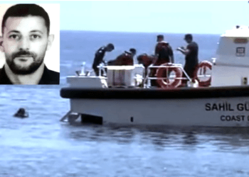 Denizde şok… Yüzenler cesetle karşılaştı