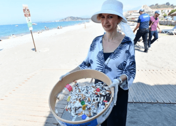 Plajlarda “ Sahilde iz bırak izmarit değil” etkinliği