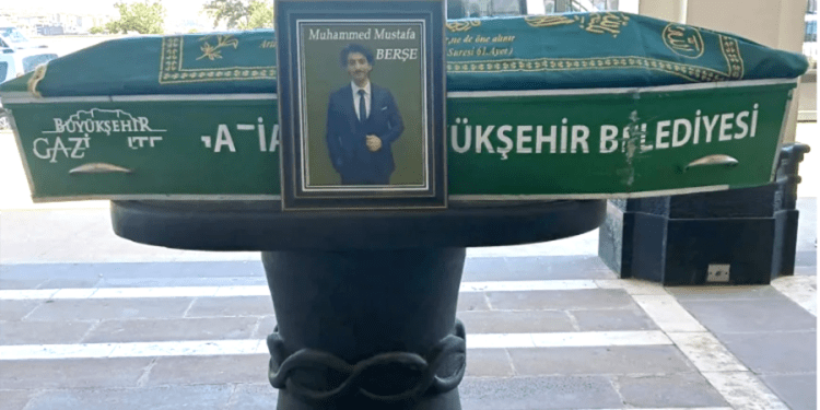 Tatile gittiği Sisam’da boğulan üniversiteli genç Gaziantep’te toprağa verildi