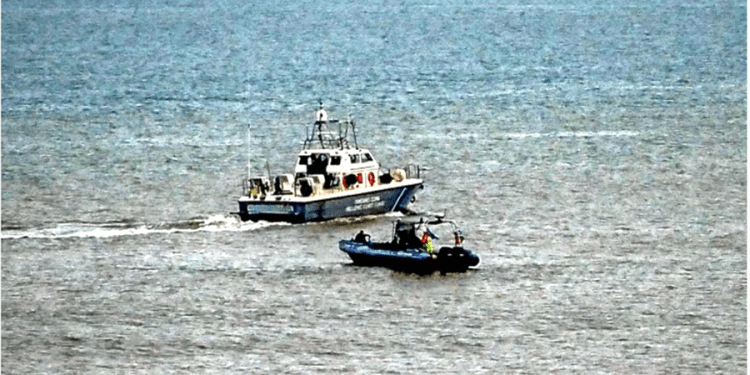 Bodrum açıklarında bottan düşen 7 yaşındaki çocuk için arama kurtarma çalışması başlatıldı