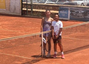 Bodrum’un dünyaca ünlü plajında “Niye baktın” kavgasında muşta ve bıçak kullanıldı, kan aktı