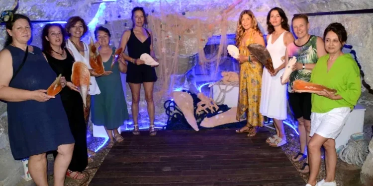 Nesli tükenmekte olan pinalara sergi ile dikkat çektiler