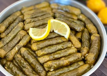 Yaprak sarmanın püf noktası. Üzerini onunla kapatırsanız lezzeti kat kat artıyor