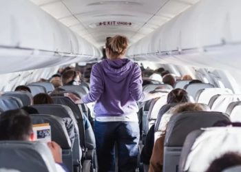 İsrailli turist uçaktaki herkesi ısırdı, tatile değil hapse gitti