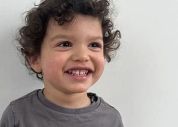 21 aylıkken ilk kitabını okudu, 2 yaşında 5 dil biliyor