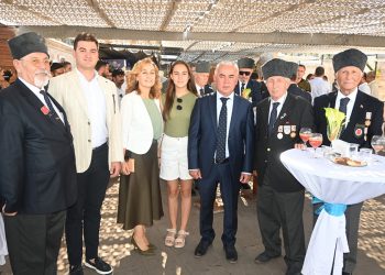 Bayramlaşma Töreni Kaymakama Veda Törenine Döndü