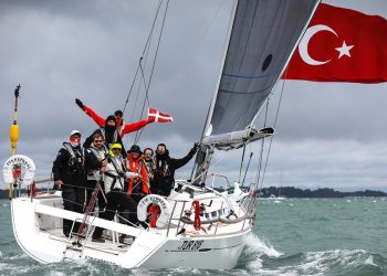 Yüz Yıllık Bir Yarışta, İlk Türk Ekibi