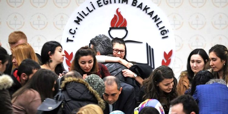 MEB, 15 Bin Sözleşmeli Öğretmen İçin Sözlü Sınav Tarihini Açıkladı