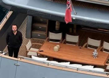 Yunan adasını karıştıran Türk iş insanının kimliği belli oldu