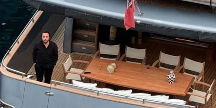 Yunan adasını karıştıran Türk iş insanının kimliği belli oldu