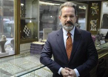 Kanserle ilgili 26 çalışma yürüten Türk doktor, evinde ölü bulundu