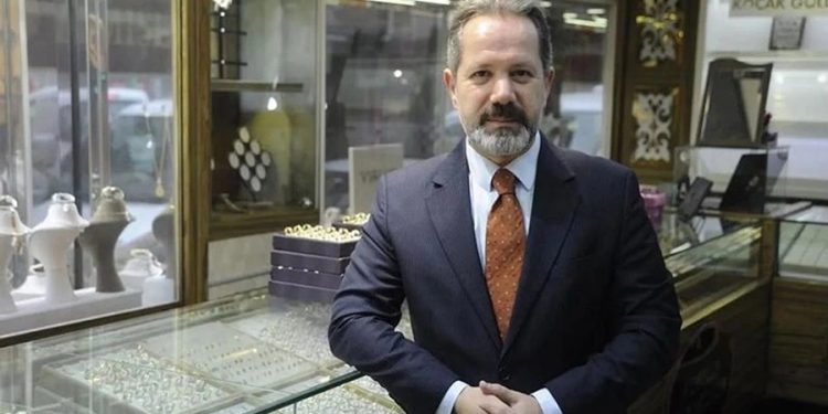 Kanserle ilgili 26 çalışma yürüten Türk doktor, evinde ölü bulundu