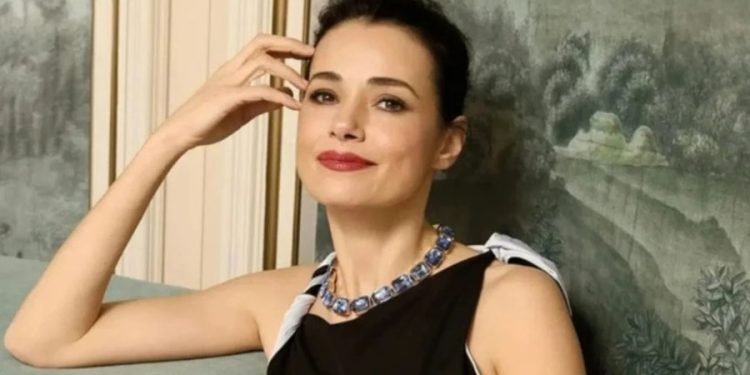 Özgü Namal’a yeni teklif: Selahattin Paşalı’yla başrolde