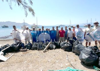 Çatal Ada’da El Birliğiyle Temizlik Hareketi