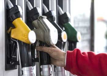 Akaryakıta Cumhuriyet tarihinin en büyük zammı geldi