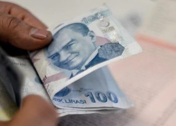 Osayi Samuel şikayetçi oldu! ‘Saatimi çaldı’