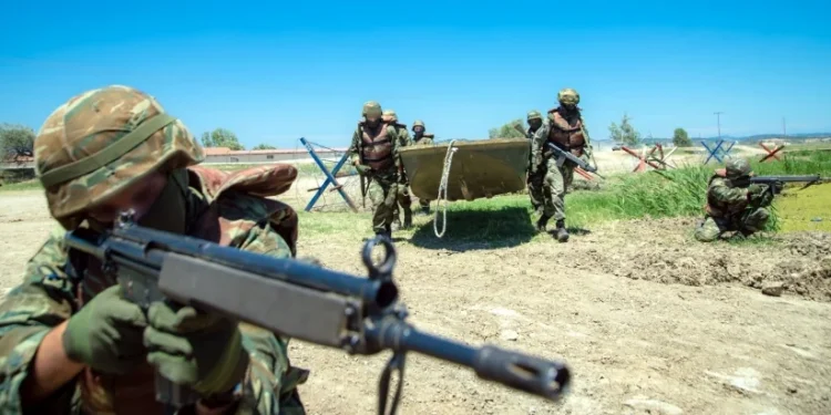 Yunanistan Bodrum ve komşu adaların tamamında harekete geçti