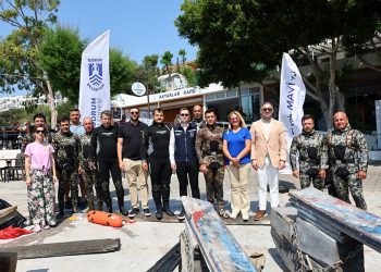 Akyarlar’da Deniz Dibi Temizliği