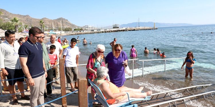 Turgutreis Halk Plajına Özel Gereksinimli Bireyler İçin Raylı Sistem