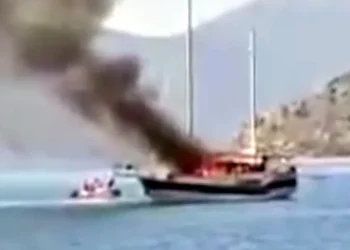 Tur teknesi alev alev yandı