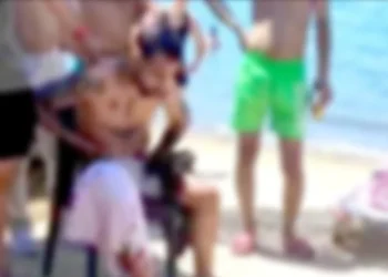 Bodrum’un dünyaca ünlü plajında “Niye baktın” kavgasında muşta ve bıçak kullanıldı, kan aktı