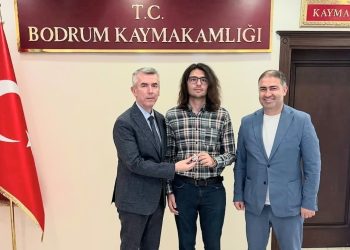 YKS Bodrum Birincisine Protokolden Tebrik ve Ödül