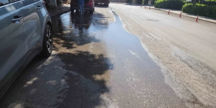 Bok kokulu Bodrum otogarından sonra şimdide kanalizasyon suları caddelere akmaya başladı