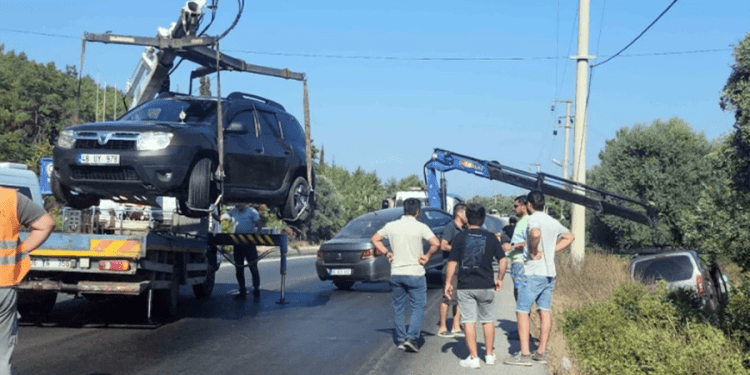 TRAFİK POLİSLERİ HIZLA ÖNLEM ALDI FACİADAN DÖNÜLDÜ