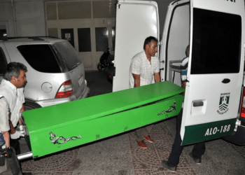 Denizde fenalaşan gazeteci yaşamını yitirdi