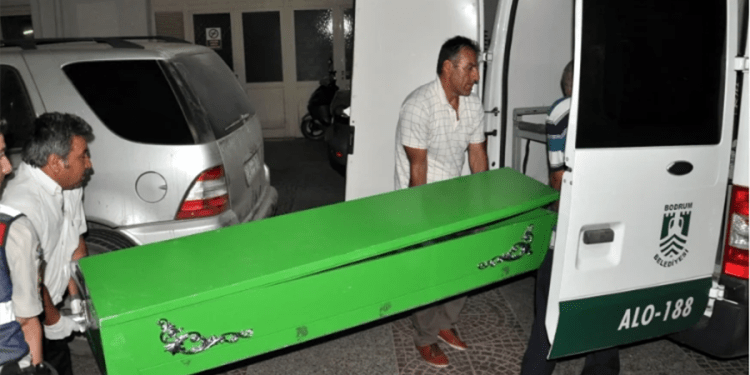 Denizde fenalaşan gazeteci yaşamını yitirdi