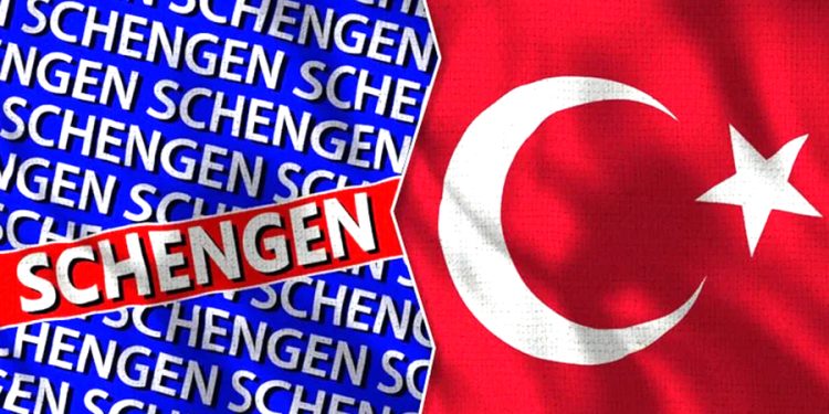 Binlerce öğrencinin hayali konsolosluk kapısında kaldı!