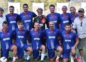 Yılmaz Erdoğan Köyceğiz’e futbol sahası açtı