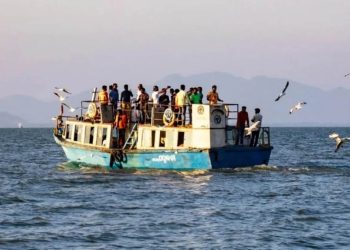 Turistik adada göçmen krizi, turistten çok göçmen geldi